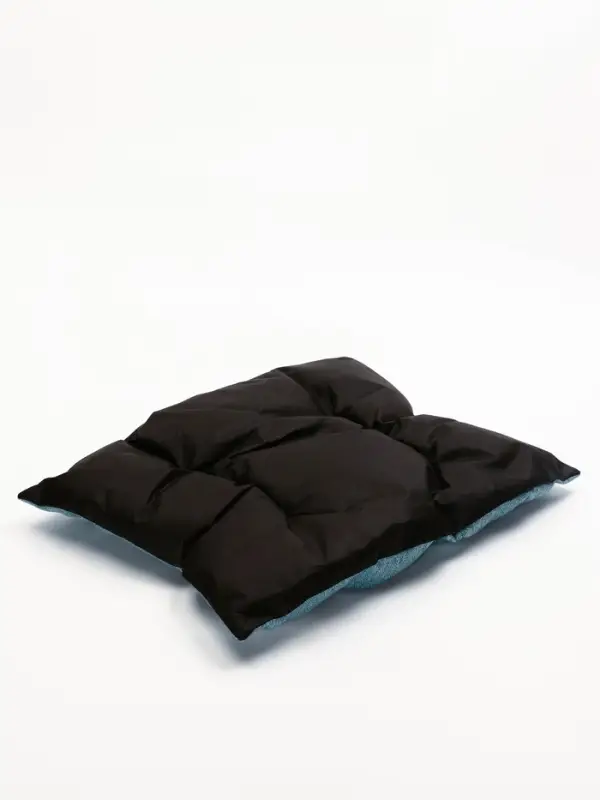 Лежанка для кошек и собак, мебельная ткань, 65 х 55 х 15 см Лежанка для кошек и собак, мебельная ткань, 65 х 55 х 15 см