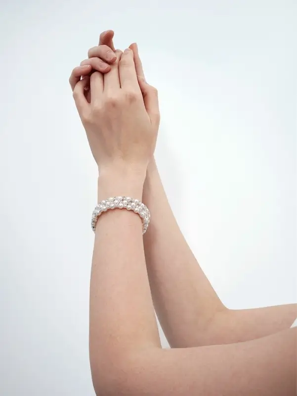 Браслет пружинка &laquo;Жемчуг. Стразы&raquo;, d=6 см, шар № 8, белый в серебре