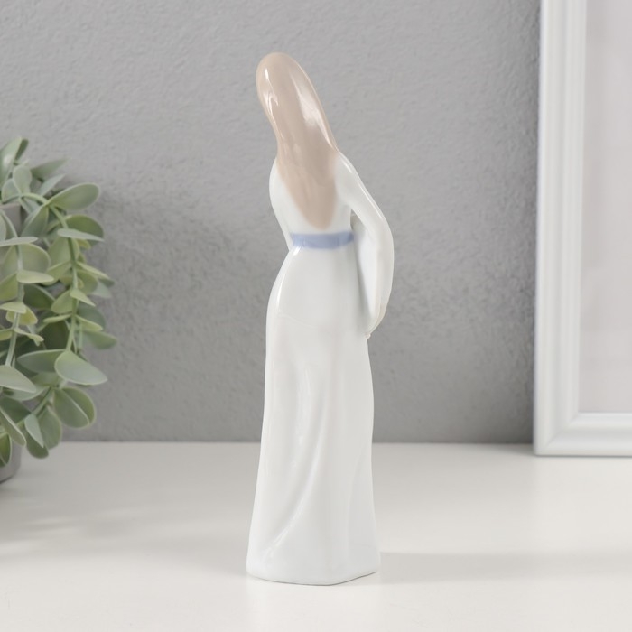 Сувенир керамика "Скромница с шляпкой" 4,5х4,7х18,8 см