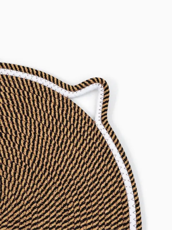 Когтеточка-коврик с хвостом 50 см, коричневый Когтеточка-коврик с хвостом 50 см, коричневый