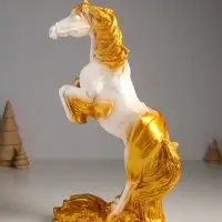 Фигура "Победоносный конь" 34х22х9 см, белый с золотом Фигура "Победоносный конь" 34х22х9 см, белый с золотом