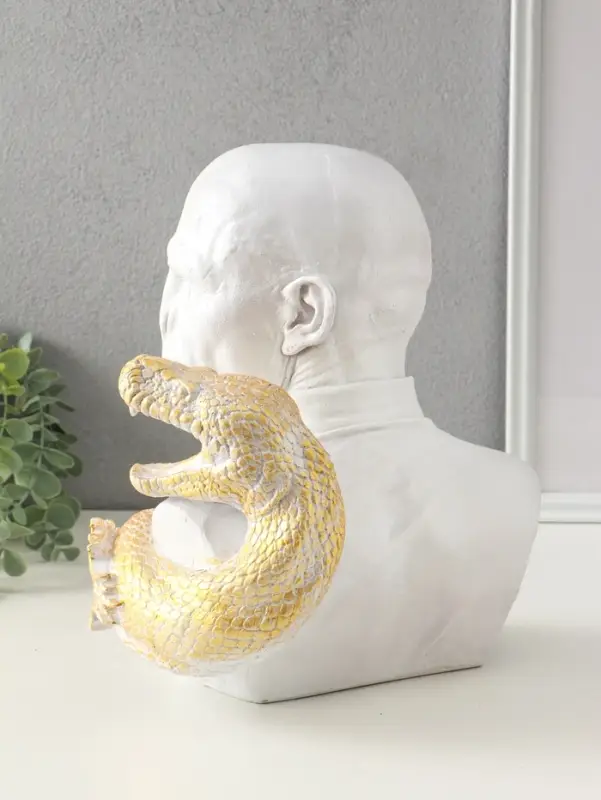 Копилка для денег &laquo;Волан-де-Морт&raquo; 31&times;27&times;23 см, белый с золотом