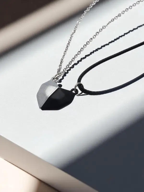 Кулоны парные на магните &laquo;Неразлучники.Половинки сердца&raquo;, L=48 см, набор 2 шт. чёрные, серебряный