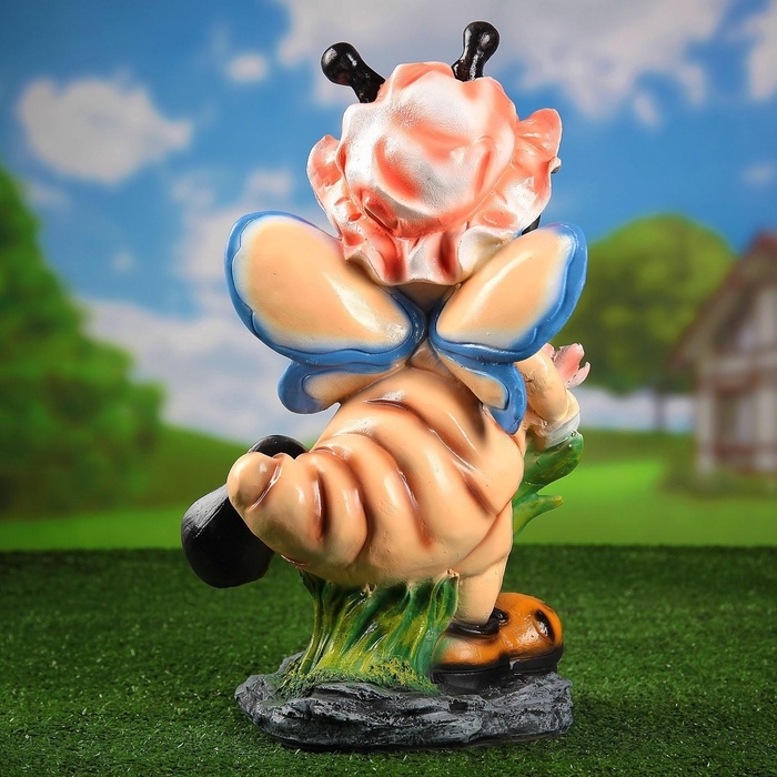 Садовая фигура из полистоуна «Пчёлка в панамке», 49×23×25 см Садовая фигура из полистоуна «Пчёлка в панамке», 49×23×25 см