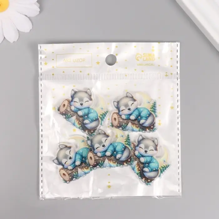 Декор для творчества акрил Декор для творчества акрил "Волчонок сладко спит на брёвнышке" 2,9х3,4х0,3 см