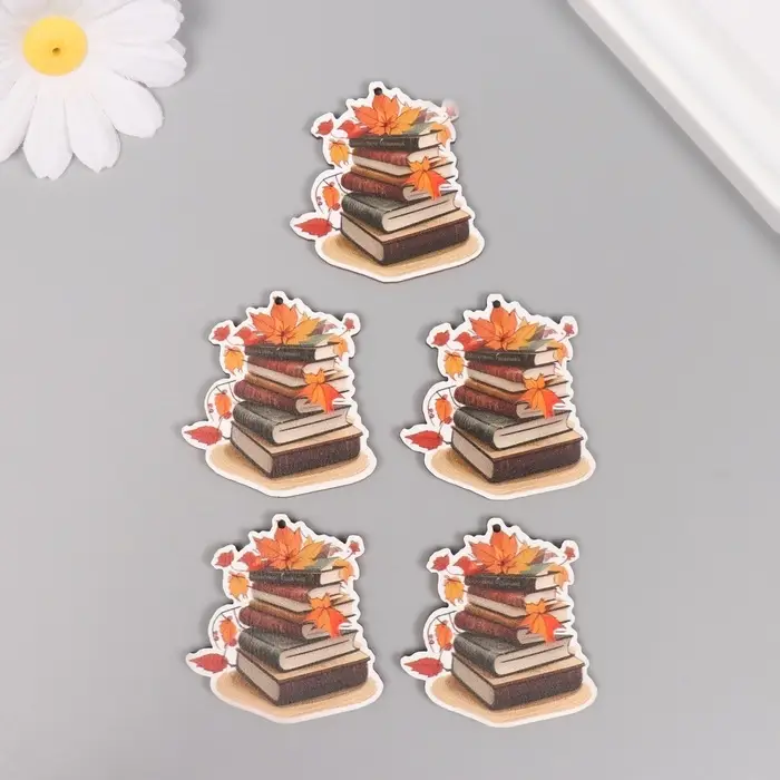 Декор для творчества дерево "Стопка книг с осенними листьями" 4,4х4,2х0,3 см Декор для творчества дерево "Стопка книг с осенними листьями" 4,4х4,2х0,3 см