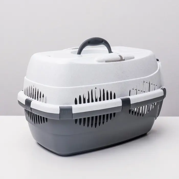 Переноска для животных до 9 кг &laquo;Пижон&raquo;, 43&times;29&times;27.5 см, металлическая дверь, пластик, белая, серая