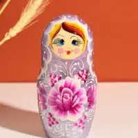Матрешка дерево &laquo;Маня&raquo;, сиреневая, 18 см, 5 кукольная, ручная роспись
