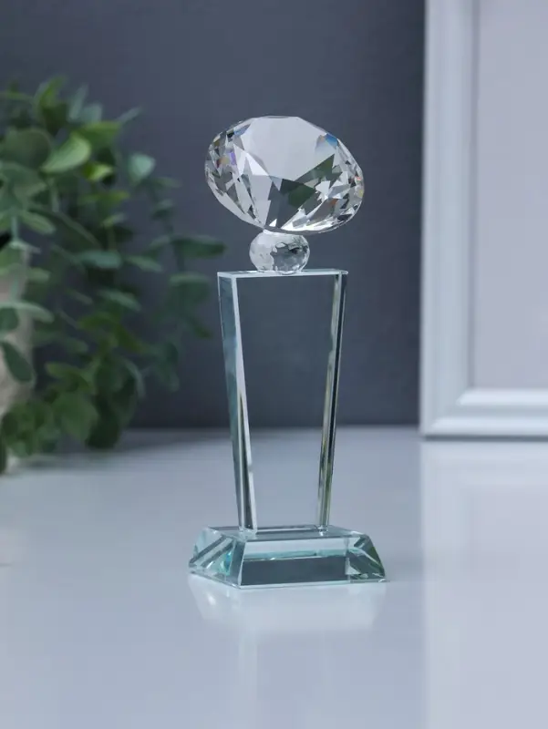 Фигурка стекло &laquo;Стела наградная. Кубок бриллиант&raquo;, под нанесение, 15.5&times;5&times;5 см