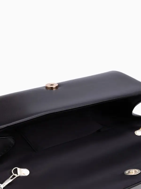 Сумка-клатч женская на магните, на серебристой цепочке, чёрная