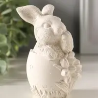 Статуэтка "Заяц пасхальный с букетом" 11х6 см