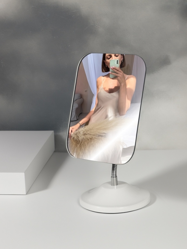 Зеркало настольное, на гибкой ножке, зеркальная поверхность 13.5×16.5 см, белое Зеркало настольное, на гибкой ножке, зеркальная поверхность 13.5×16.5 см, белое