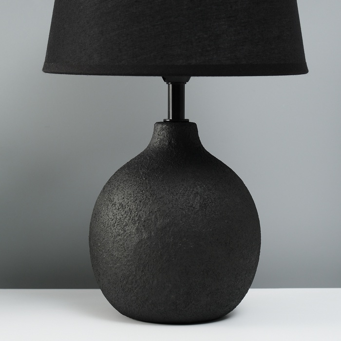 Лампа настольная Лампа настольная "Тезис" 1х40Вт Е14 черный 20х20х32см