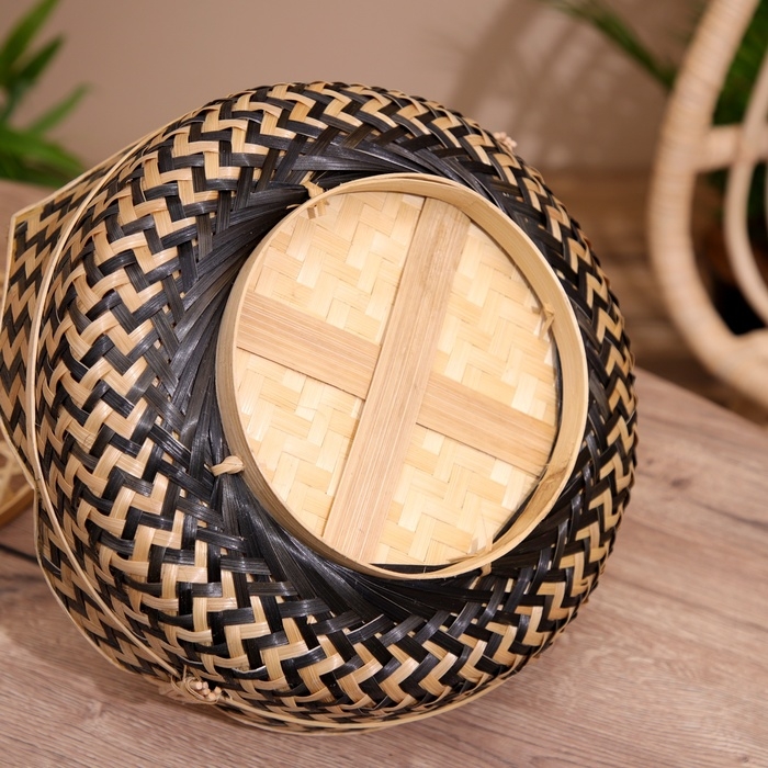 Корзинка с крышкой плетёная, из бамбука 30х30х20 см