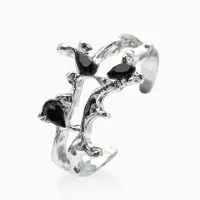 Кольцо &laquo;Чары&raquo;, чёрное в серебре, безразмерное