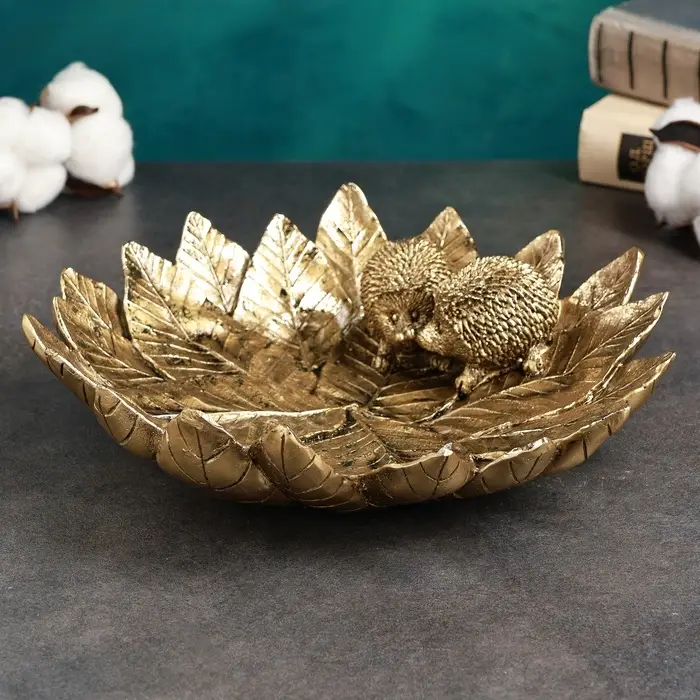 Подставка для мелочей &laquo;Пара ежей на тарелке из листьев&raquo;, полистоун под золото, 24&times;24&times;6.5 см