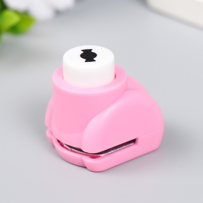 Набор для скрапбукинга Набор для скрапбукинга "Плавная волна" ножницы фигурные 13,5см+4 дырокола d=1,2см 11,2х18 см 94115