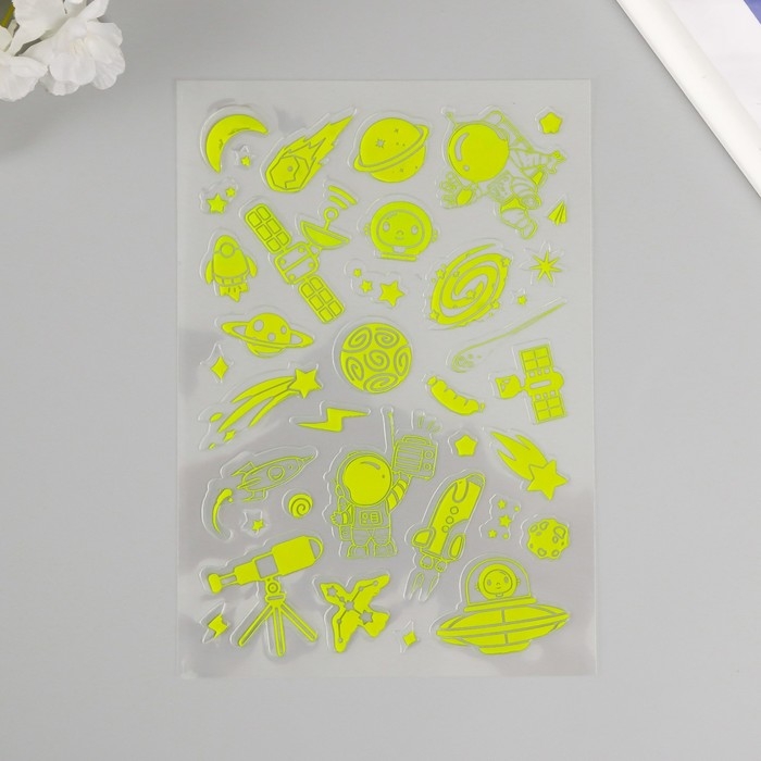 Наклейка пластик фосфорная Наклейка пластик фосфорная "Яркий космос" МИКС 27х15,5 см