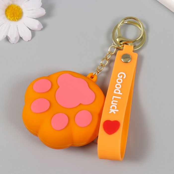 Брелок кошелёк с карабином, ремешком силикон Брелок кошелёк с карабином, ремешком силикон "Лапка" 3х7х7,5 см