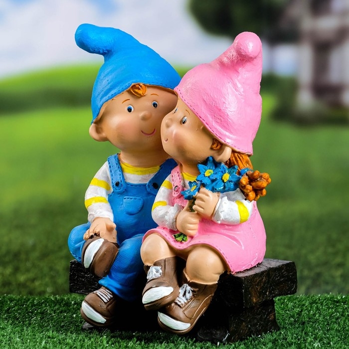 Садовая фигура  Садовая фигура "Девочка с мальчиком на скамейке" 26х19х13см