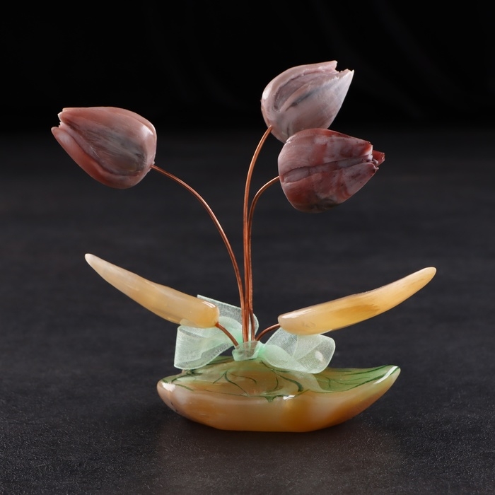 Сувенир  Сувенир "Тюльпаны весенние", селенит