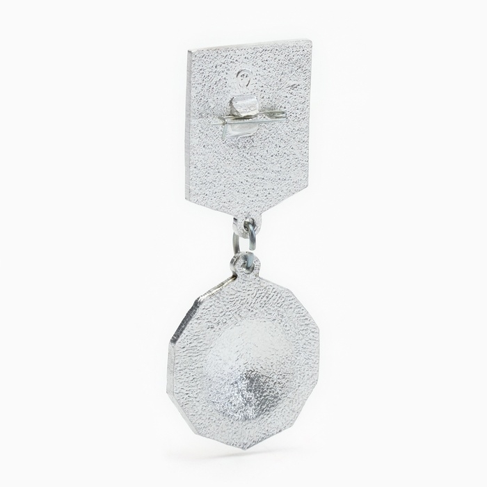 Значок Значок "Молодая гвардия" серебро