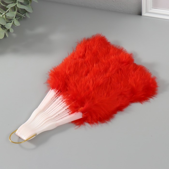 Веер пластик, перо  Веер пластик, перо "Красный" h=26 см 25 лопастей 3х50х26 см