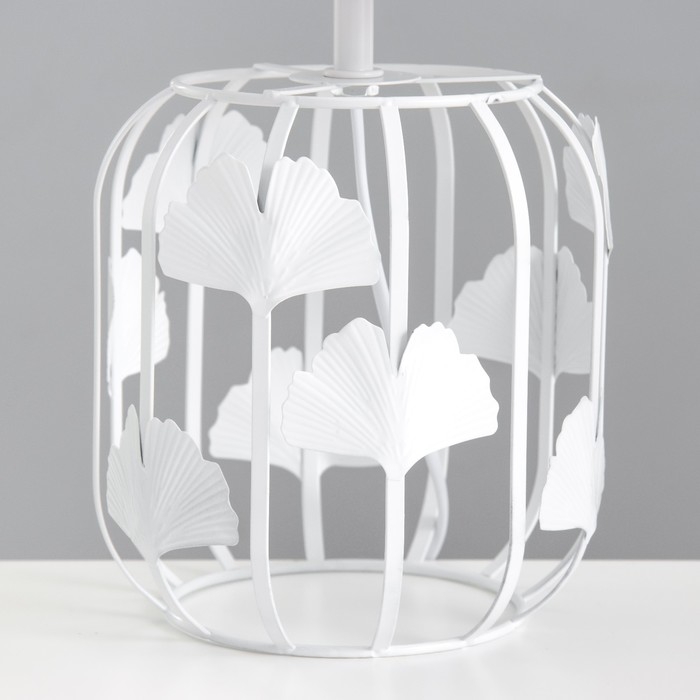 Настольная лампа Настольная лампа "Азария" E14 40Вт белый 27х27х42 см RISALUX