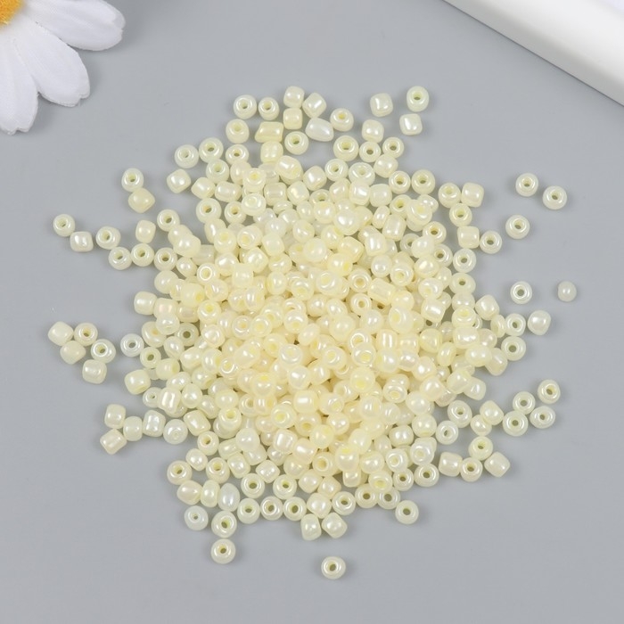 Бисер стекло 6/0  Бисер стекло 6/0 "Бледно-жёлтый" перламутр 450 гр