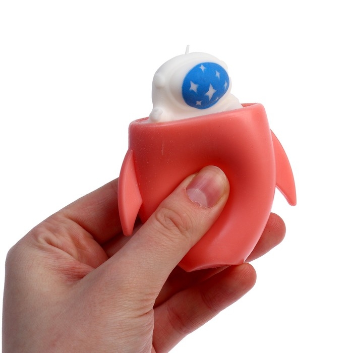 Мялка «Космонавт в ракете», цвета МИКС Мялка «Космонавт в ракете», цвета МИКС