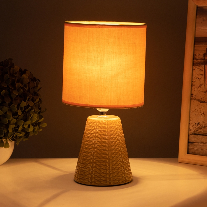 Лампа настольная Лампа настольная "Бланка" 1х40Вт Е14 желтый 14х14х29см