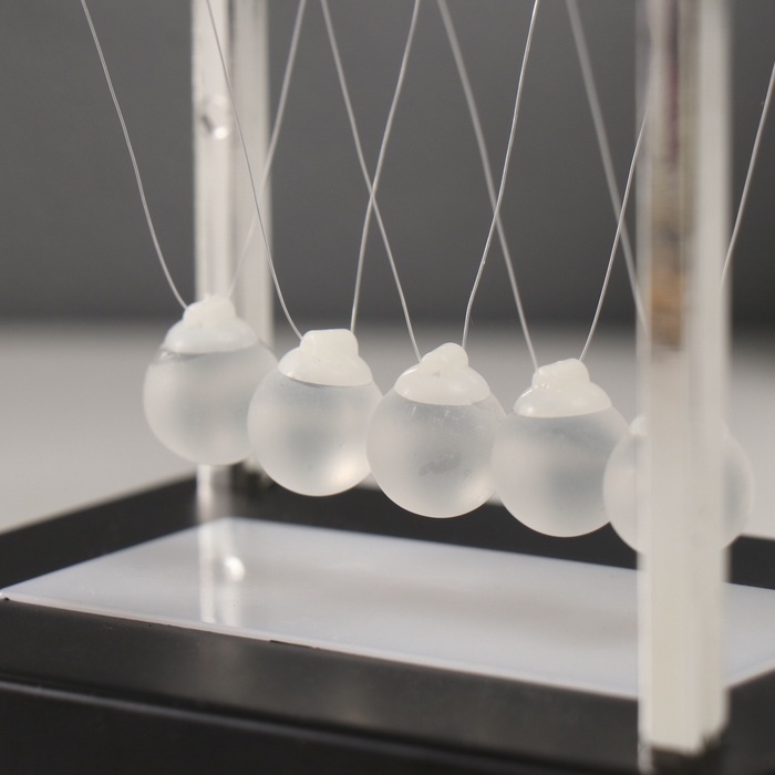 Маятник Маятник "Светящиеся шары" 5 диодов МИКС 12х12х9 см