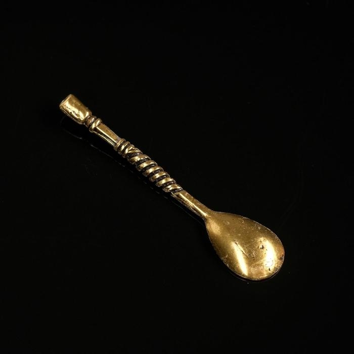 Сувенир кошельковый Сувенир кошельковый "Ложка-загребушка. Резная", латунь, 3,9х0,9х0,2 см