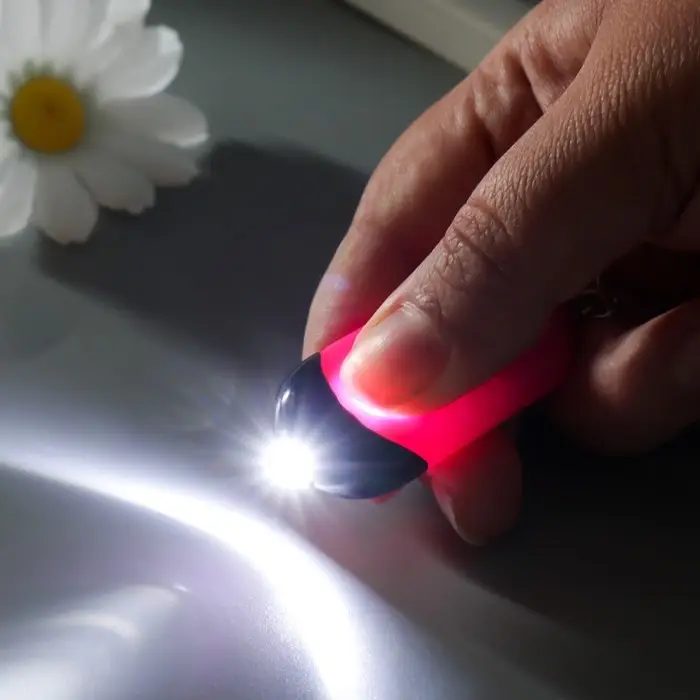 Фонарик брелок для ключей на кольце «Компас», 4.8×2.8×1 см, МИКС Фонарик брелок для ключей на кольце «Компас», 4.8×2.8×1 см, МИКС