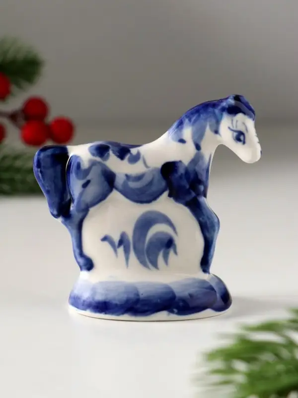 Сувенир Лошадь в траве, 7,5х7,5 см, гжель Сувенир Лошадь в траве, 7,5х7,5 см, гжель