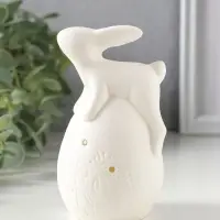 Сувенир керамика свет "Белый зайчик на яйце с цветами" 3хLR44 6,4х6,2х11,2 см