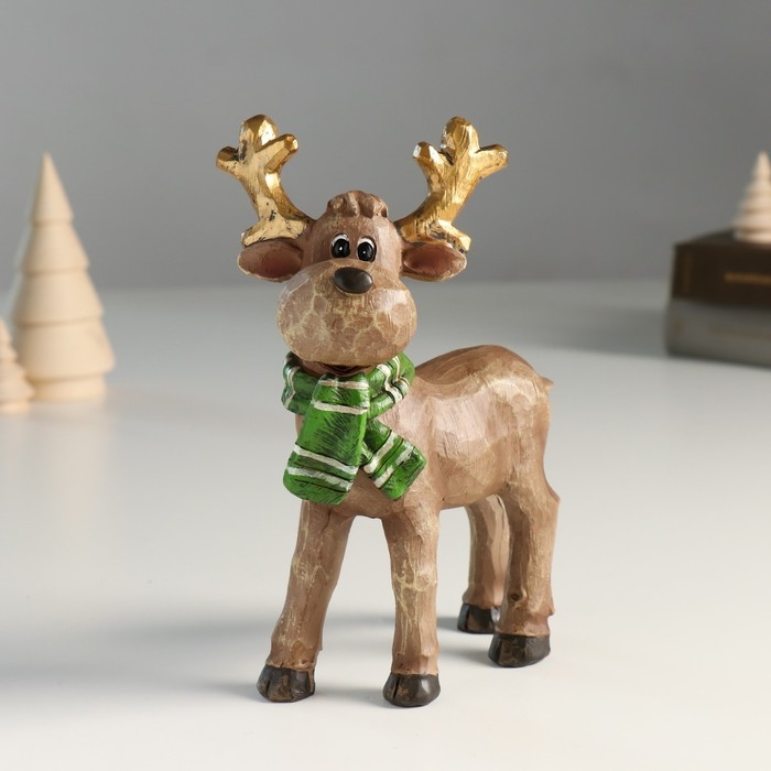 Сувенир полистоун  Сувенир полистоун "Оленёнок в зелёном шарфике с золотыми рожками" 7,3х12х18 см