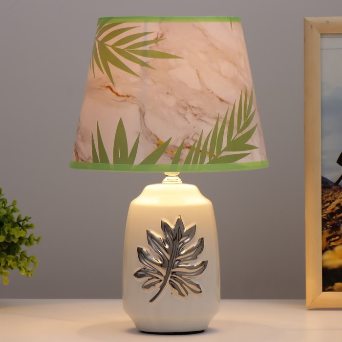 Настольная лампа Настольная лампа "Монстера" E14 40Вт бело-зеленый 20х20х30 см RISALUX