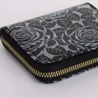 Кошелёк женский на молнии 11&times;2.5&times;9 см, с цветочным принтом, чёрный