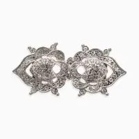 Зажим для кардигана "Ажур", кокошник, цвет белый в серебре Зажим для кардигана "Ажур", кокошник, цвет белый в серебре