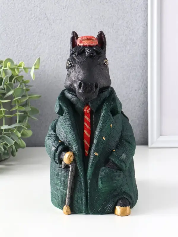 Фигурка (гипс) Конь в пальто  Высота 24 см, ширина 12,5 см, длина 16,5 см, зеленый