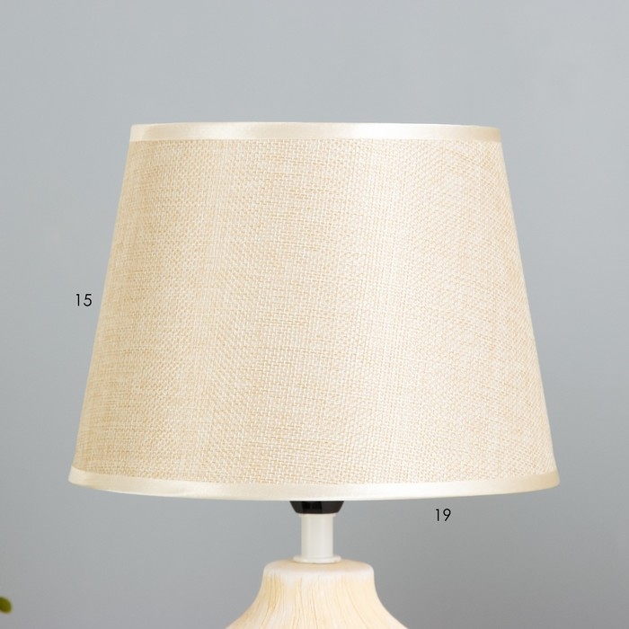 Настольная лампа Настольная лампа "Латея" Е14 40Вт бежевый 19х19х33 см RISALUX