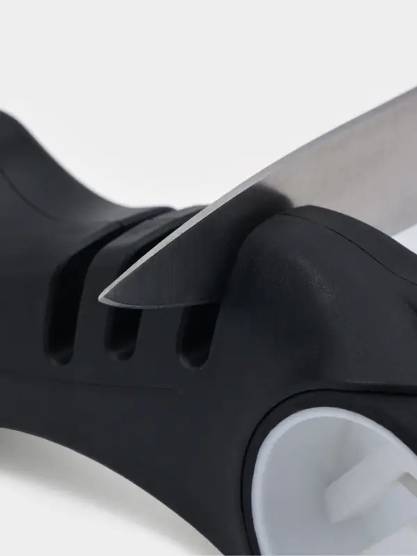 Точилка для ножей Доляна &laquo;БэтМобиль&raquo;, 3 степени заточки, 19.2&times;4.4&times;6.2 см, чёрная