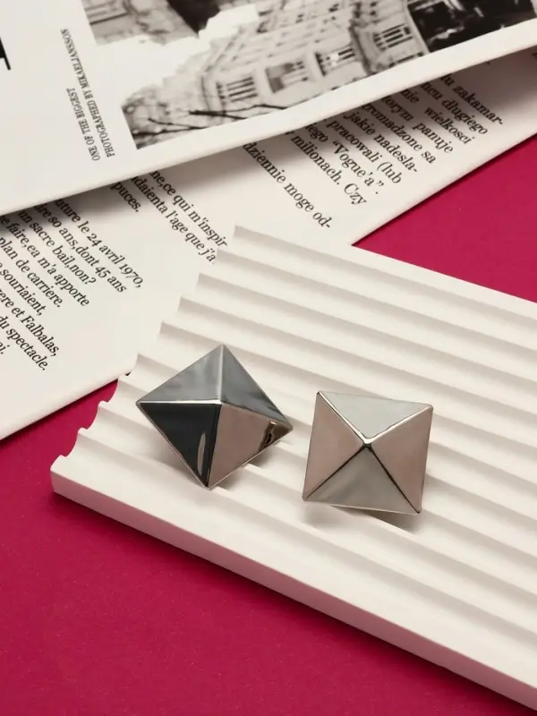 Серьги клипсы для ушей QF &laquo;Тренд. Квадрат&raquo;, металл, цвет серебро