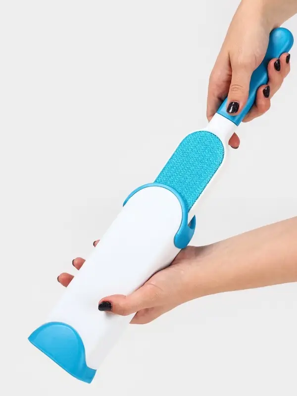 Щётка для удаления шерсти и волос с одежды и мебели с ручкой Доляна, 33&times;7.5&times;5 см, синяя