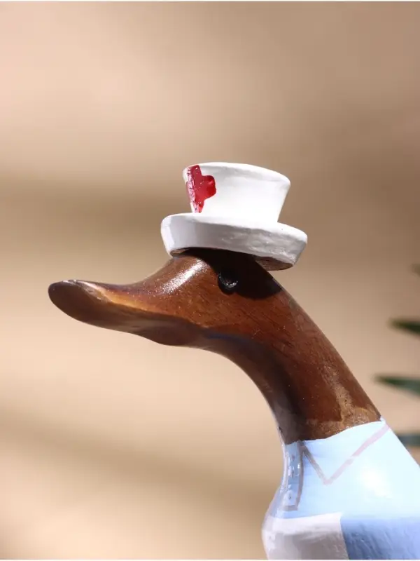 Сувенир &laquo;Утка Медсестра&raquo;, дерево, 13&times;9&times;27 см