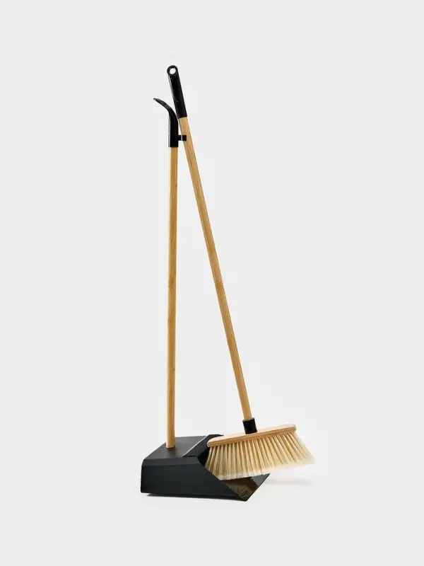 Щетка с совком "Meli" бамбуковый держатель, цвет черный 26х24х98 см