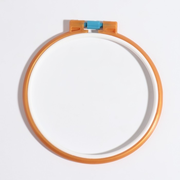 Набор для вышивания крестиком: канва без рисунка бежевая, 30×40 см, пяльцы d = 16 см, цвет МИКС Набор для вышивания крестиком: канва без рисунка бежевая, 30×40 см, пяльцы d = 16 см, цвет МИКС