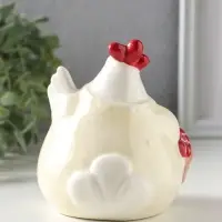 Сувенир керамика "Курочка-наседка в сливочном, с корзинкой цветов" 10,1х9,4х10,7 см