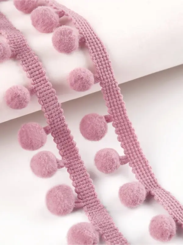 Тесьма декоративная с помпонами, 25&plusmn;5 мм, 8&plusmn;0.5 м, пудровый